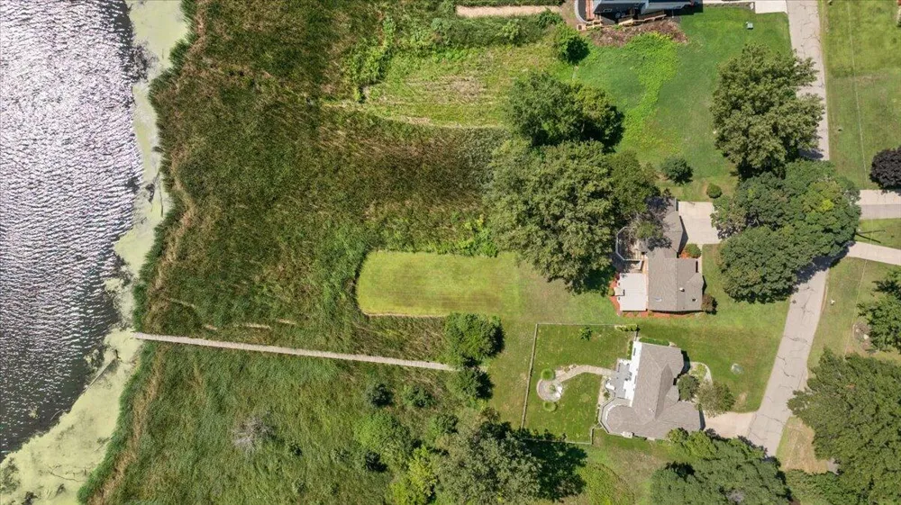 114 River Hills Drive Holland Charter Township, MI 49424