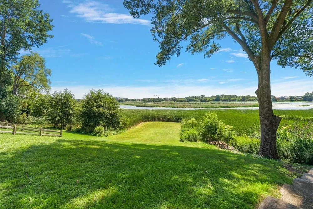 114 River Hills Drive Holland Charter Township, MI 49424