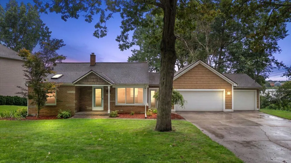114 River Hills Drive Holland Charter Township, MI 49424