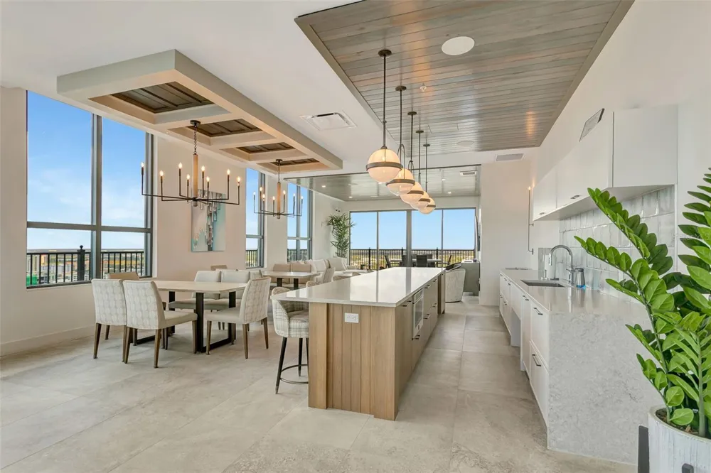 33 S PALM AVENUE #1202 Sarasota, FL 34236