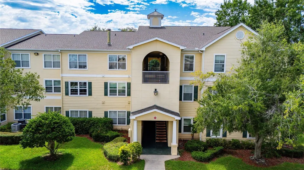 18525 BRIDLE CLUB DRIVE #18525 Tampa, FL 33647