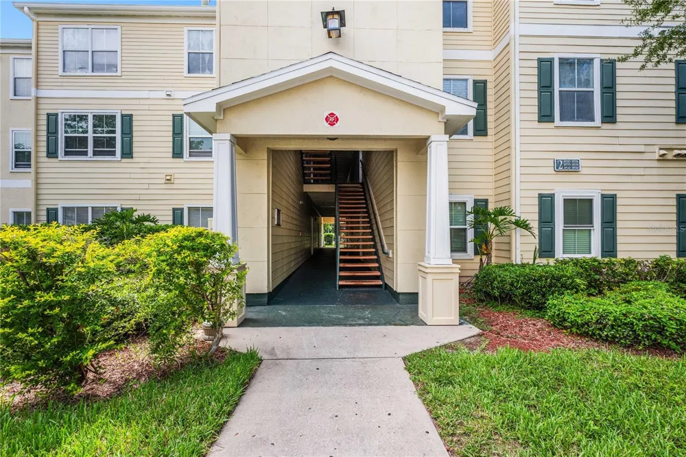 18525 BRIDLE CLUB DRIVE #18525 Tampa, FL 33647