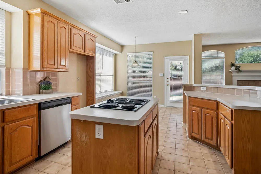 528 Blackfield Drive Coppell, TX 75019