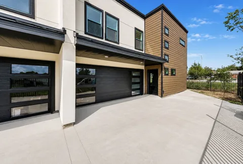 1115 E Oleander Street