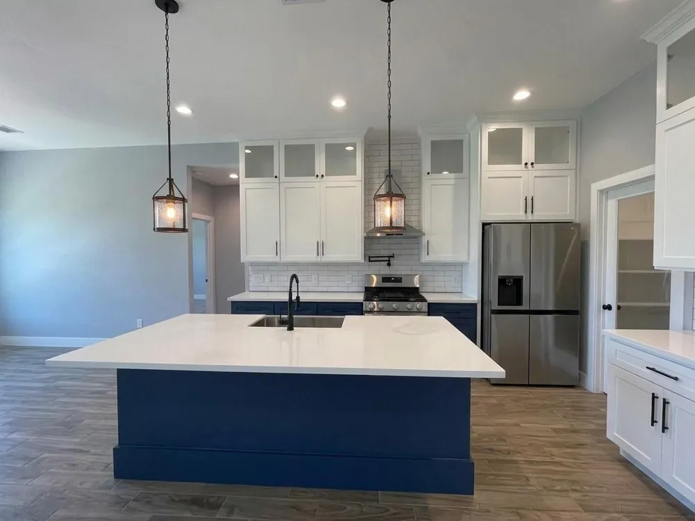 483 Buffalo Trail Angleton, TX 77515
