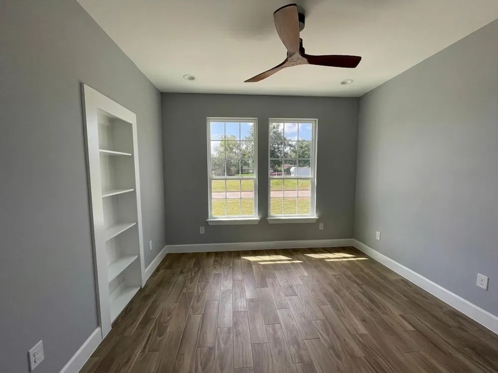 483 Buffalo Trail Angleton, TX 77515