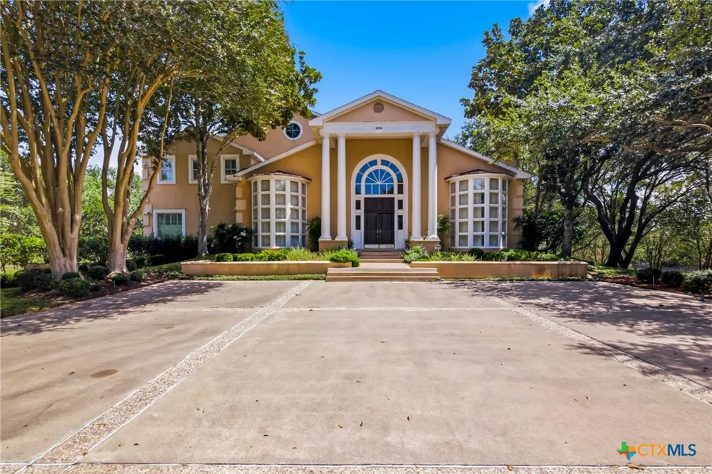 204 Creekridge Drive Victoria, TX 77904
