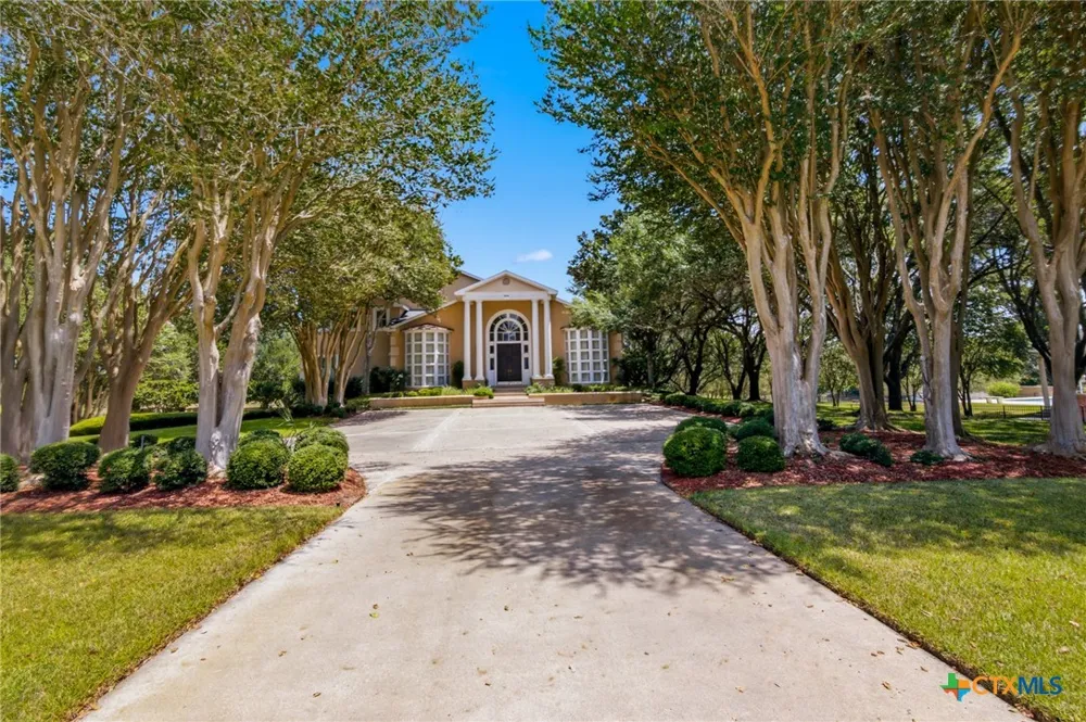 204 Creekridge Drive Victoria, TX 77904