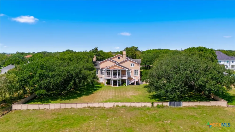 204 Creekridge Drive Victoria, TX 77904