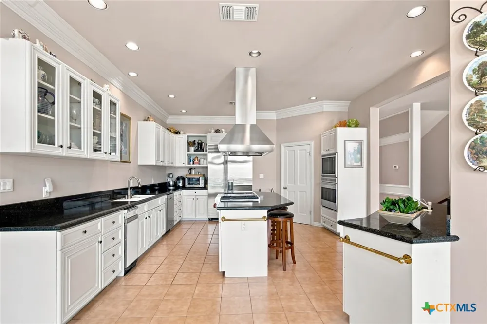 204 Creekridge Drive Victoria, TX 77904