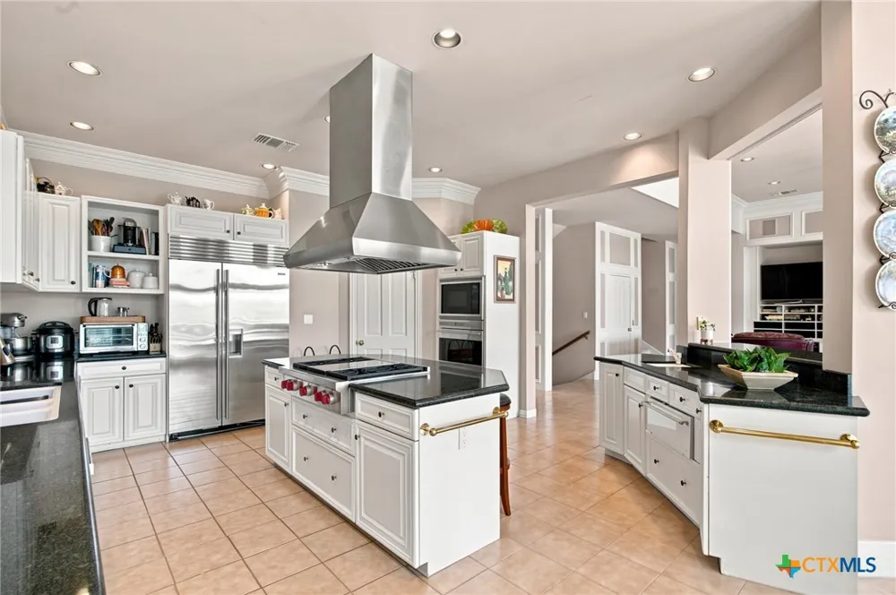 204 Creekridge Drive Victoria, TX 77904