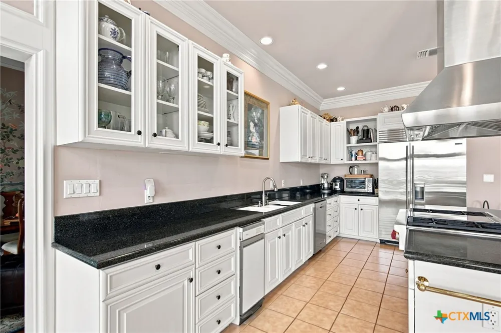204 Creekridge Drive Victoria, TX 77904