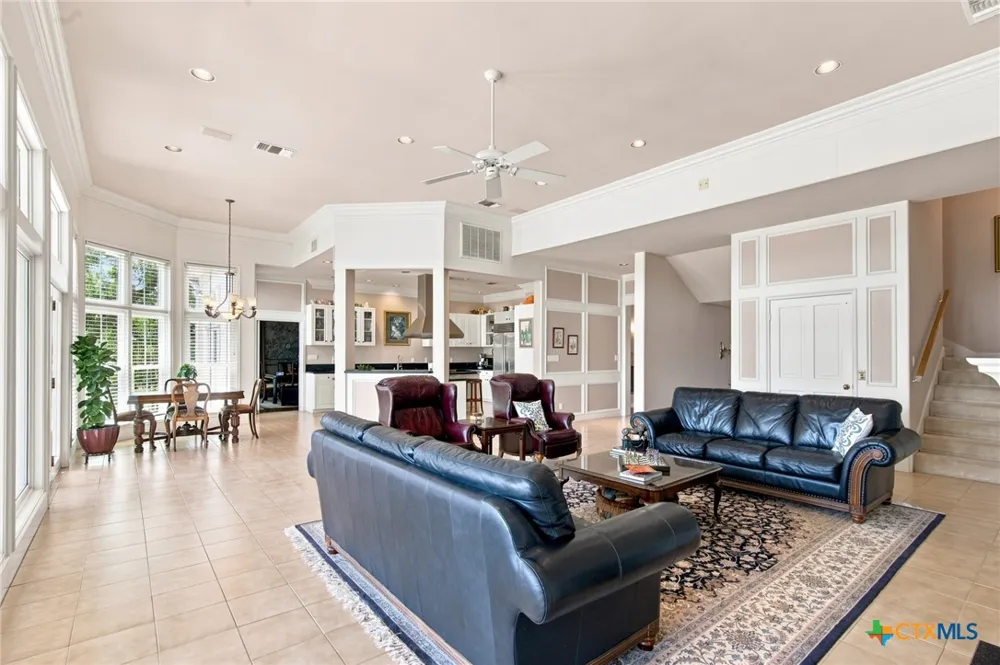 204 Creekridge Drive Victoria, TX 77904
