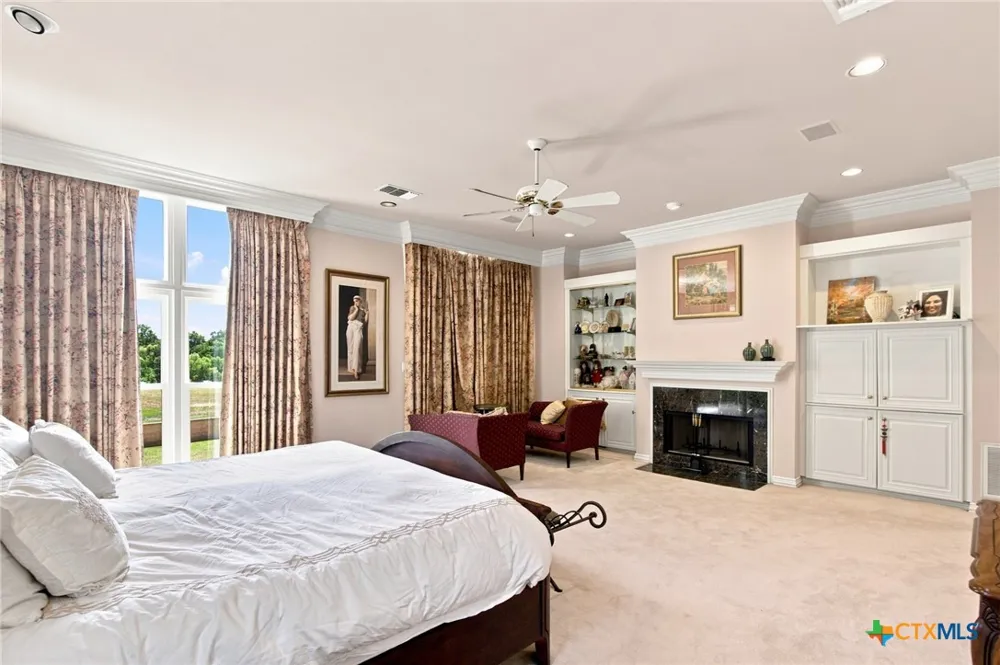 204 Creekridge Drive Victoria, TX 77904