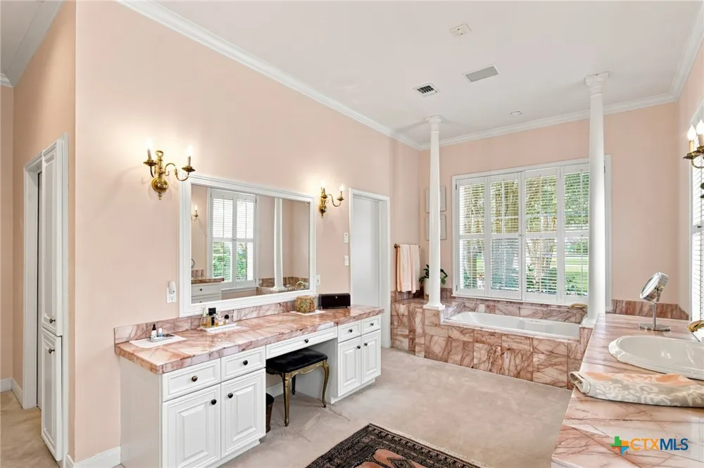 204 Creekridge Drive Victoria, TX 77904