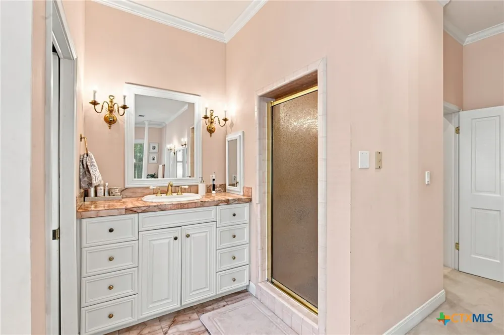 204 Creekridge Drive Victoria, TX 77904