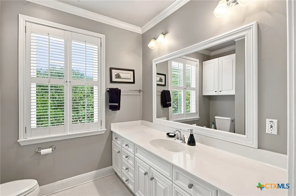 204 Creekridge Drive Victoria, TX 77904