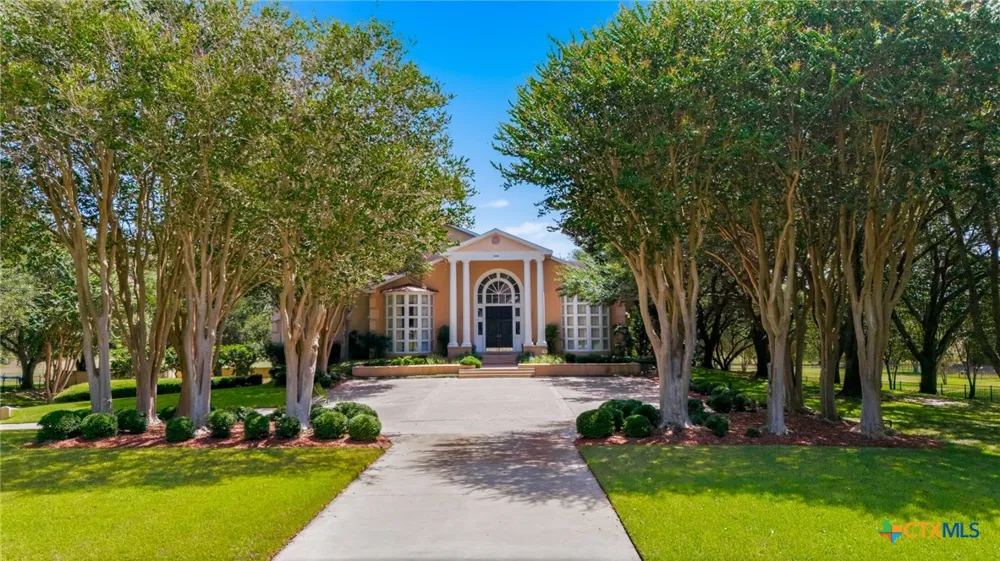 204 Creekridge Drive Victoria, TX 77904