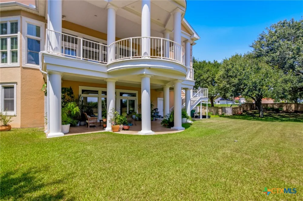 204 Creekridge Drive Victoria, TX 77904