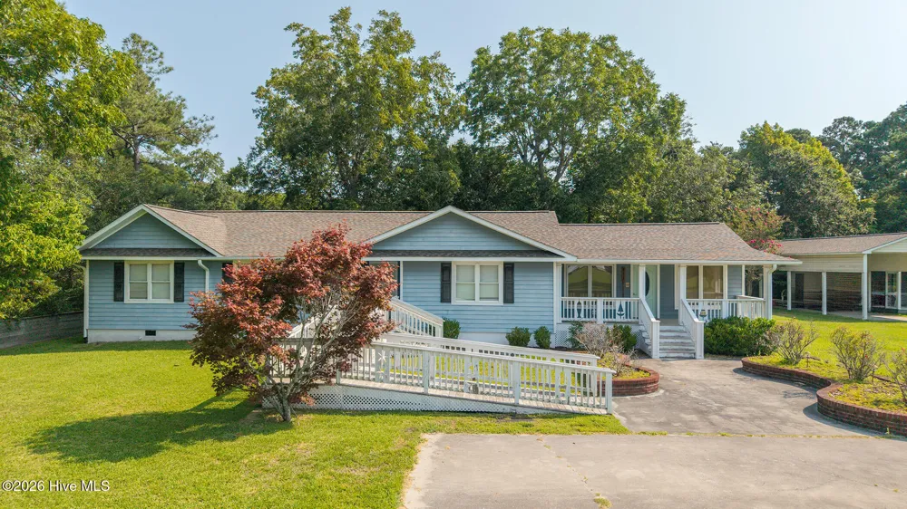 111 Graham Lane Beaufort, NC 28516