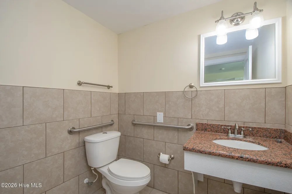 111 Graham Lane Beaufort, NC 28516