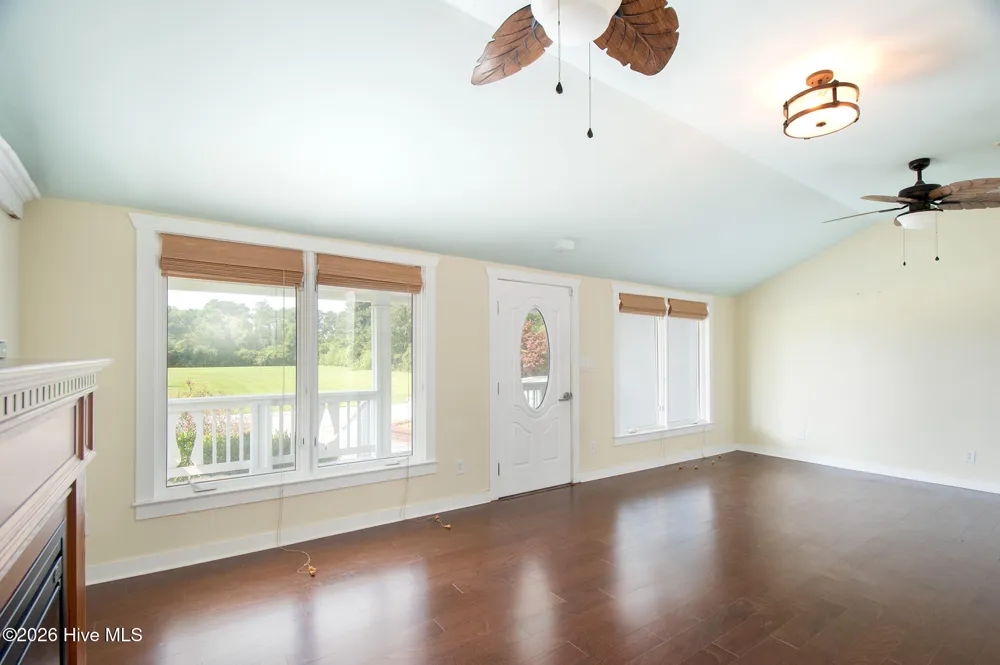 111 Graham Lane Beaufort, NC 28516