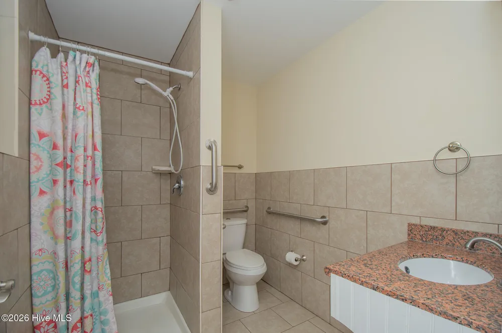 111 Graham Lane Beaufort, NC 28516