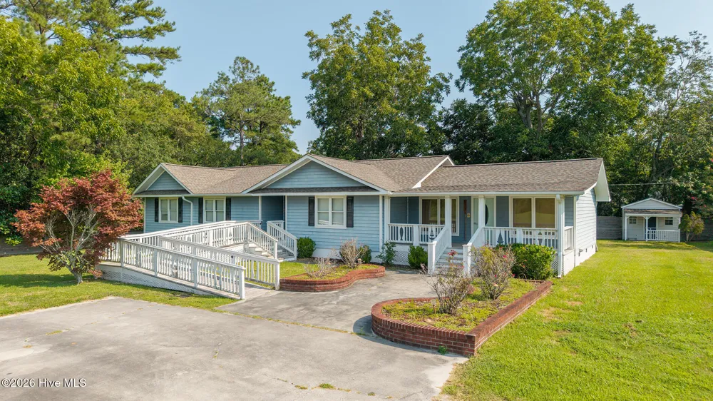 111 Graham Lane Beaufort, NC 28516