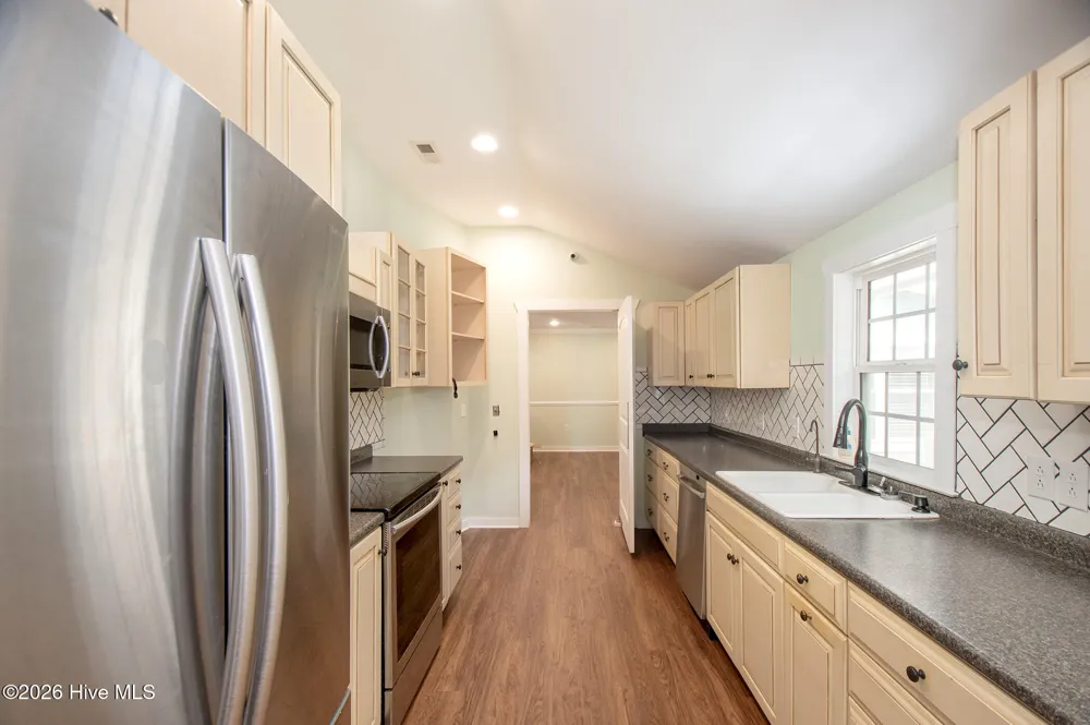 111 Graham Lane Beaufort, NC 28516