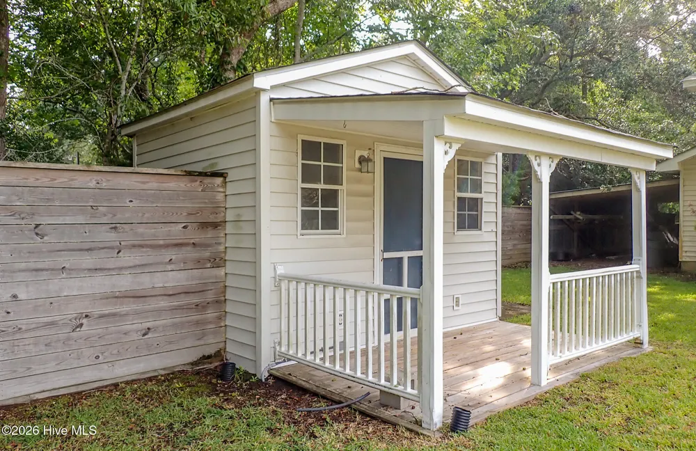 111 Graham Lane Beaufort, NC 28516