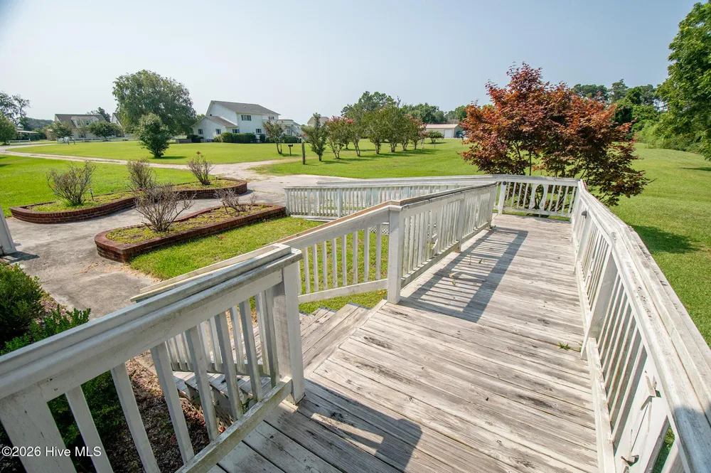 111 Graham Lane Beaufort, NC 28516