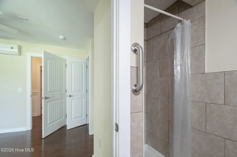 111 Graham Lane Beaufort, NC 28516