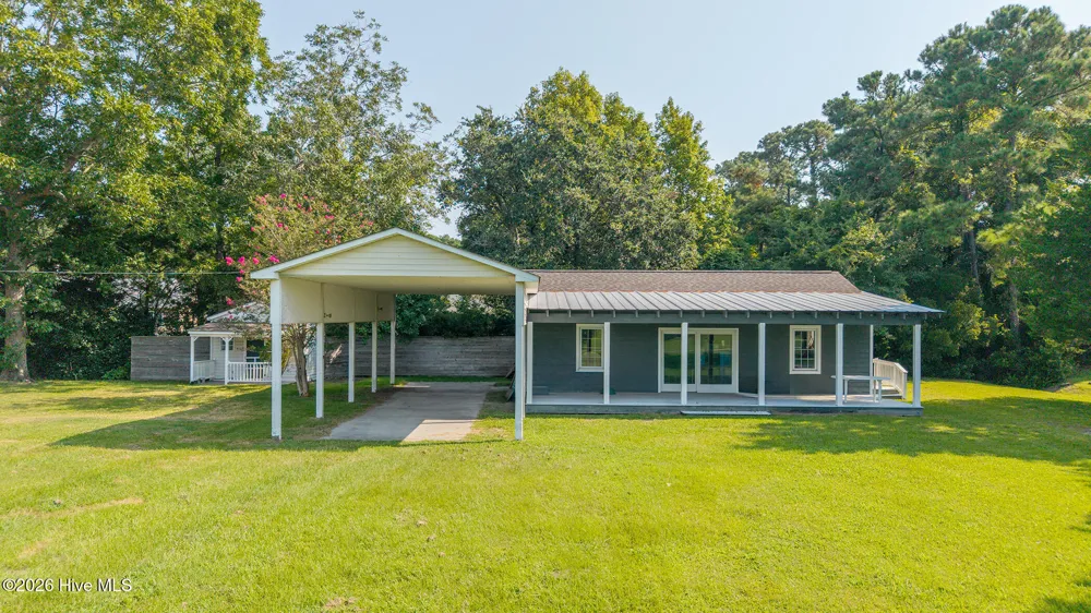 111 Graham Lane Beaufort, NC 28516