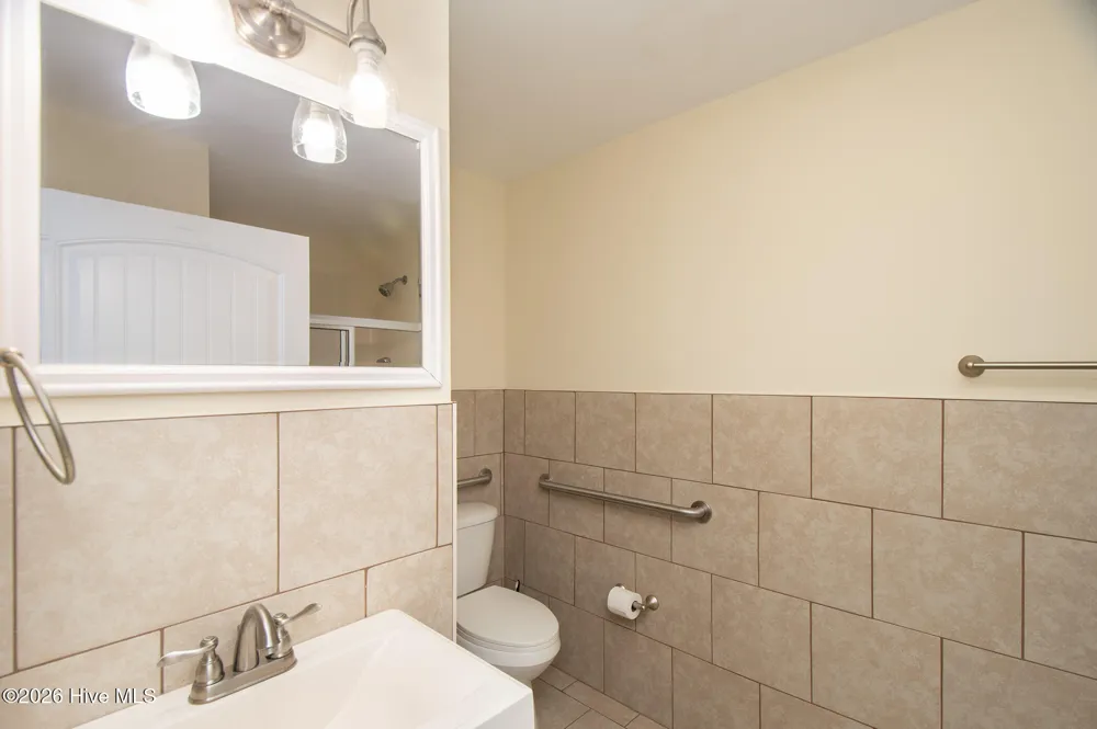 111 Graham Lane Beaufort, NC 28516