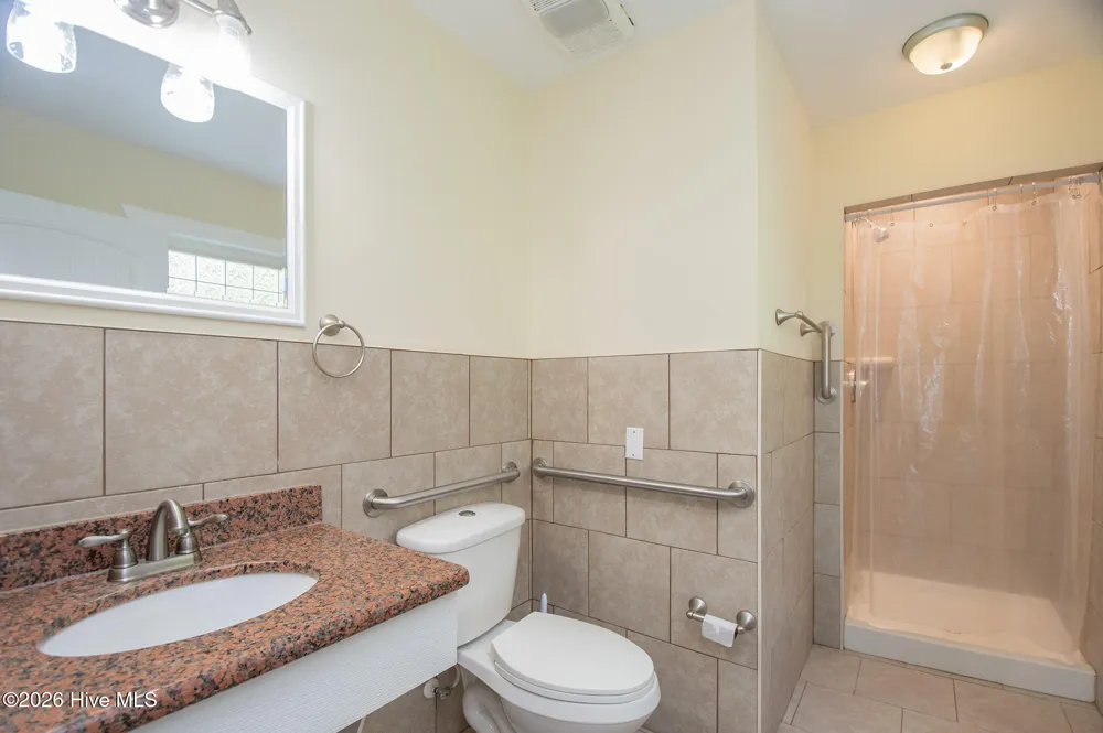 111 Graham Lane Beaufort, NC 28516