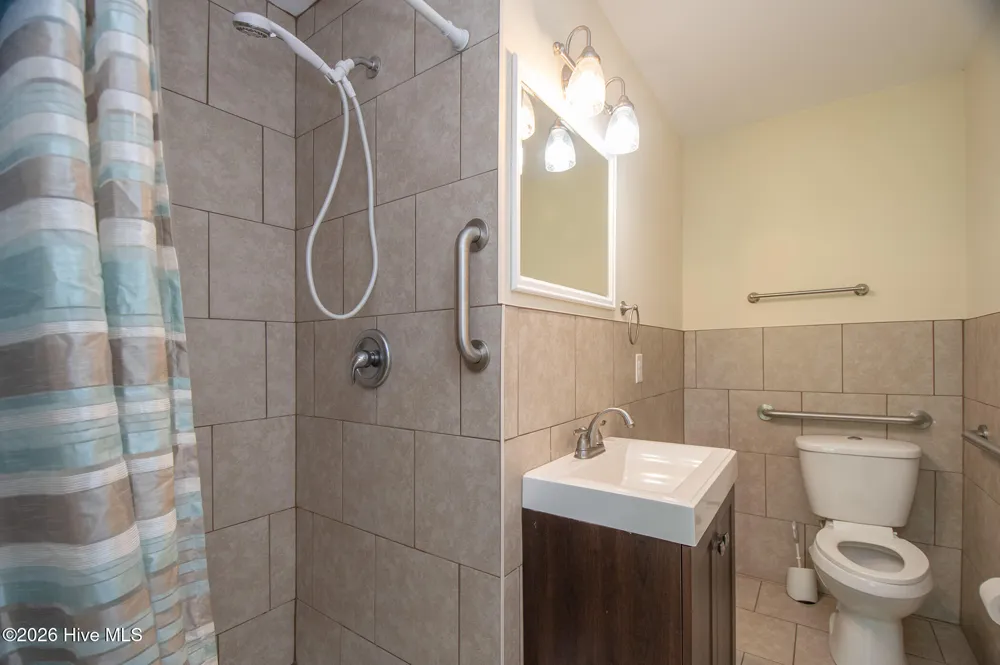 111 Graham Lane Beaufort, NC 28516
