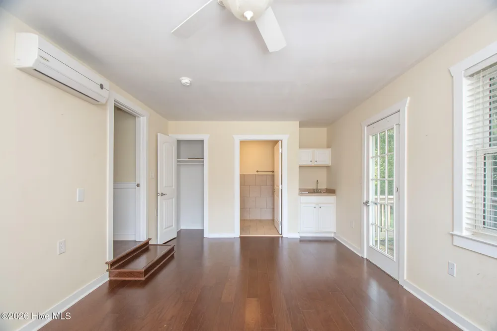 111 Graham Lane Beaufort, NC 28516