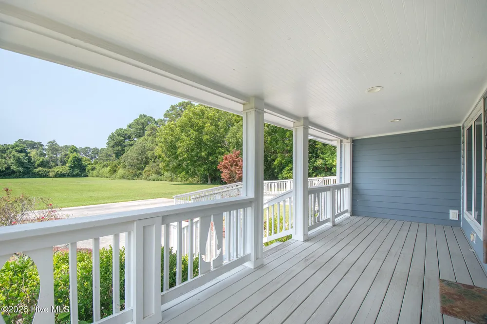 111 Graham Lane Beaufort, NC 28516