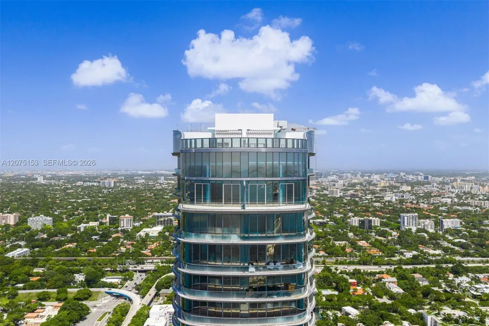 175 SE 25th Road #UPH01 Miami, FL 33129