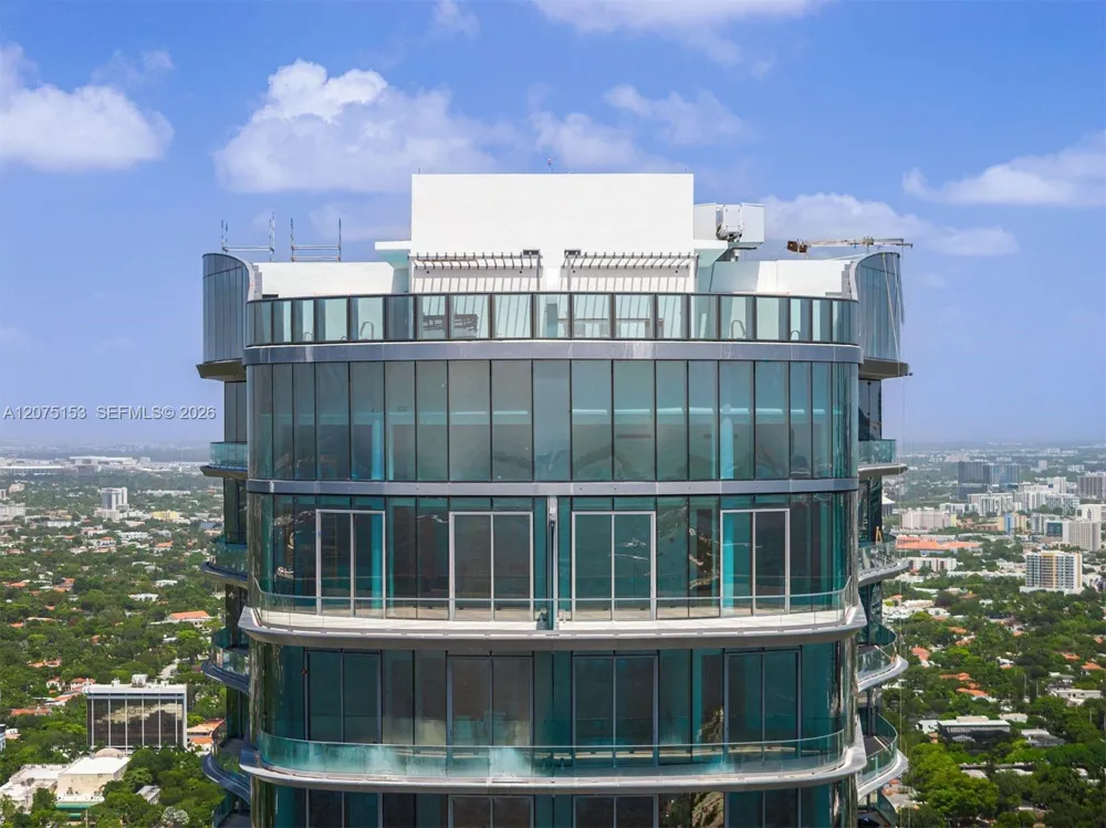 175 SE 25th Road #UPH01 Miami, FL 33129