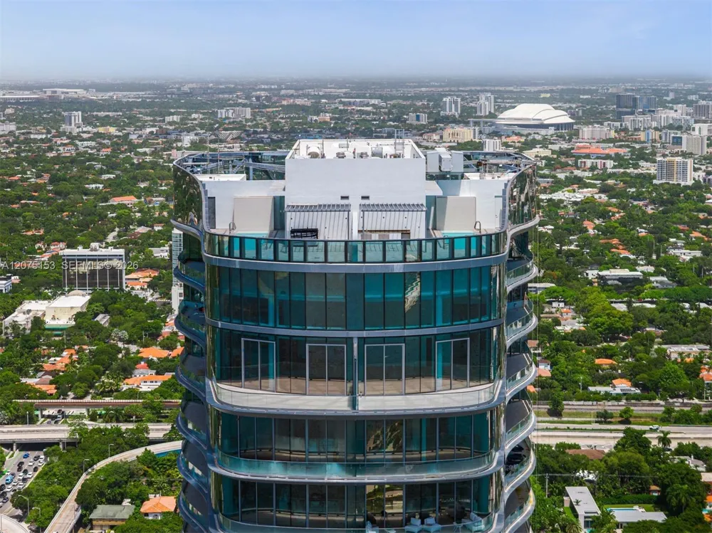 175 SE 25th Road #UPH01 Miami, FL 33129