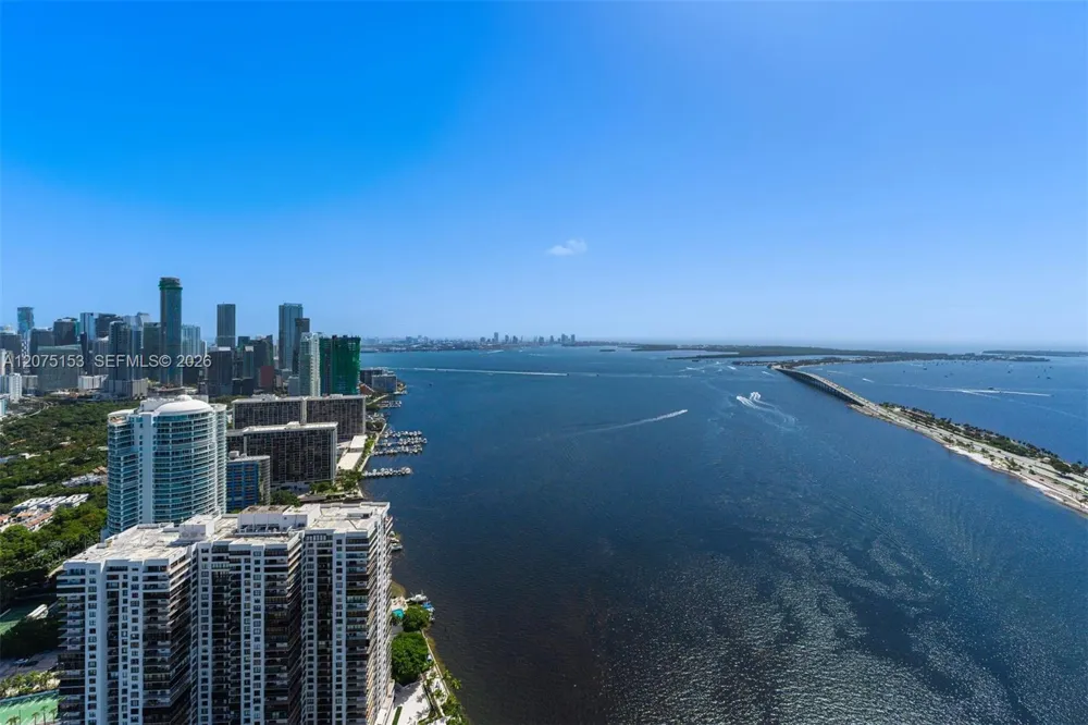 175 SE 25th Road #UPH01 Miami, FL 33129