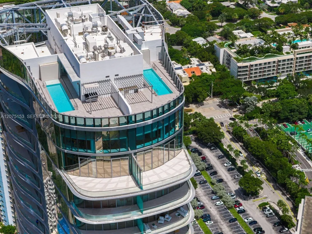 175 SE 25th Road #UPH01 Miami, FL 33129