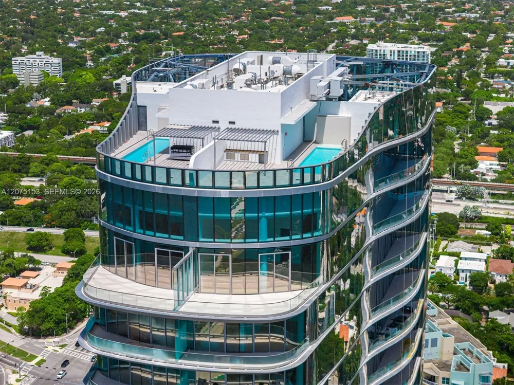 175 SE 25th Road #UPH01 Miami, FL 33129