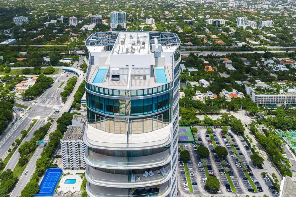 175 SE 25th Road #UPH01 Miami, FL 33129