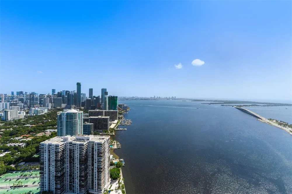 175 SE 25th Road #UPH01 Miami, FL 33129