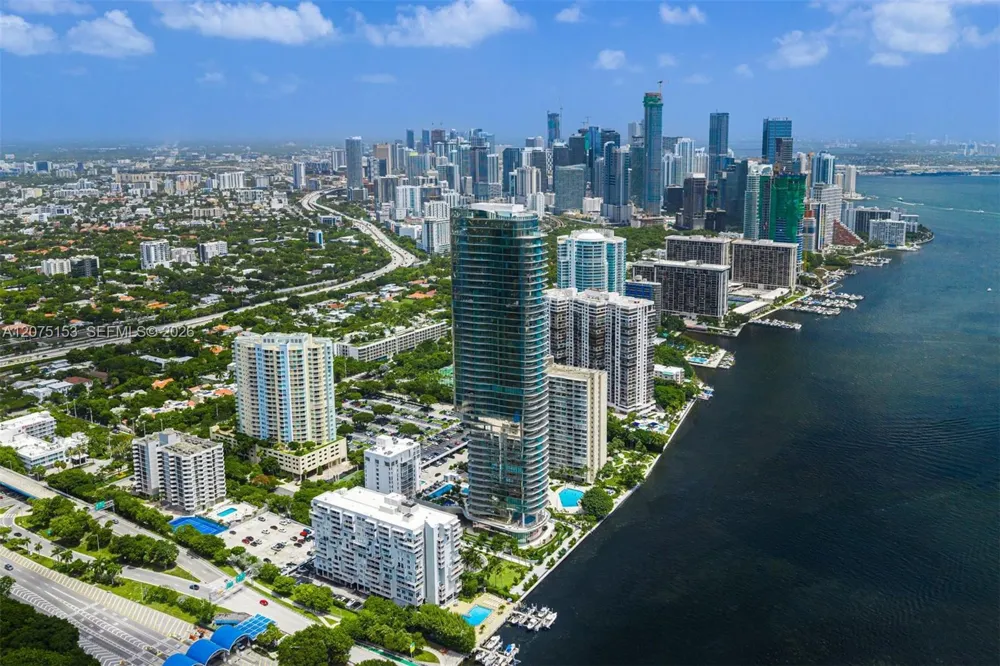 175 SE 25th Road #UPH01 Miami, FL 33129