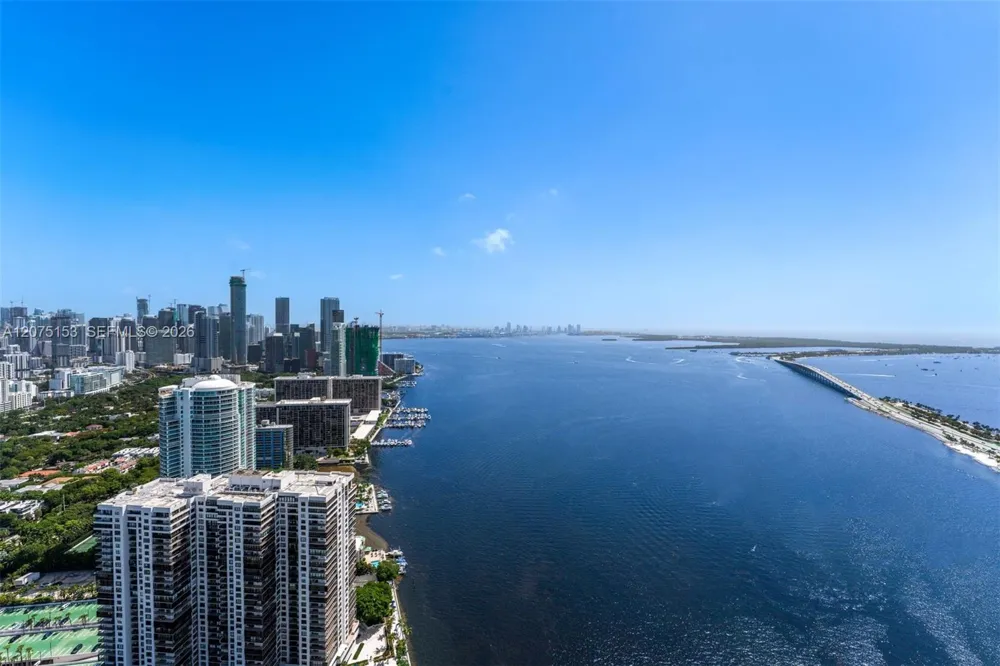 175 SE 25th Road #UPH01 Miami, FL 33129