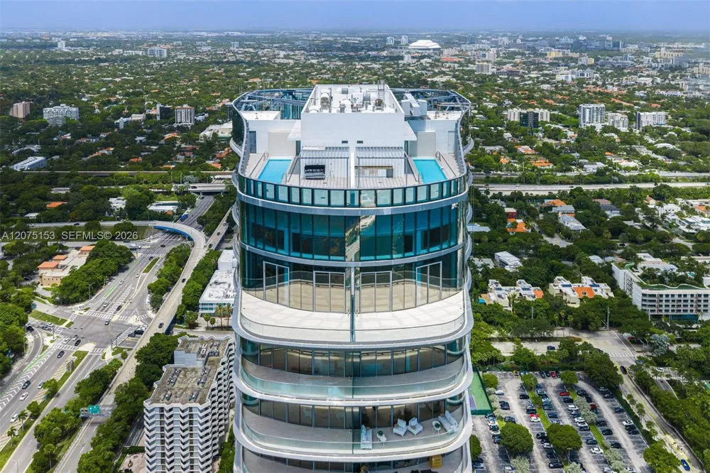 175 SE 25th Road #UPH01 Miami, FL 33129