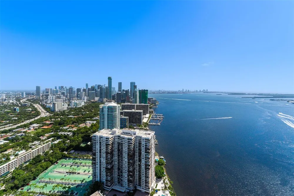 175 SE 25th Road #UPH01 Miami, FL 33129